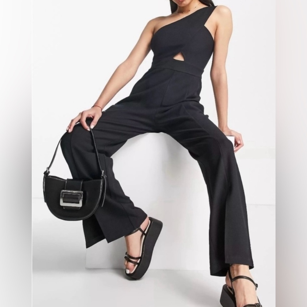 NWT Abercrombie & Fitch One Shoulder Jumpsuit in Black Women's Medium Petite